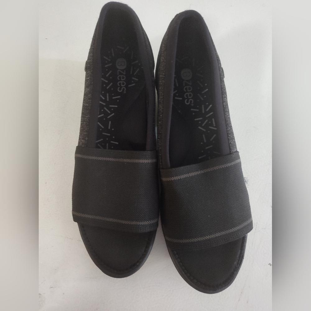 BZees Black Slip-On Comfort Shoe US SZ 9M